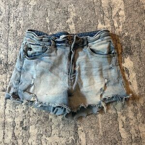 Dark washed jean shorts, super cute